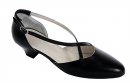 Buty charakterystyczne